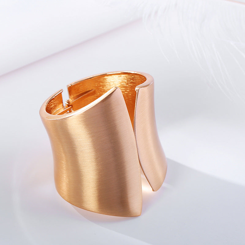 Hyperbole fashion exaggerated asymmetric wide-brimmed alloy open bracelet jewelry