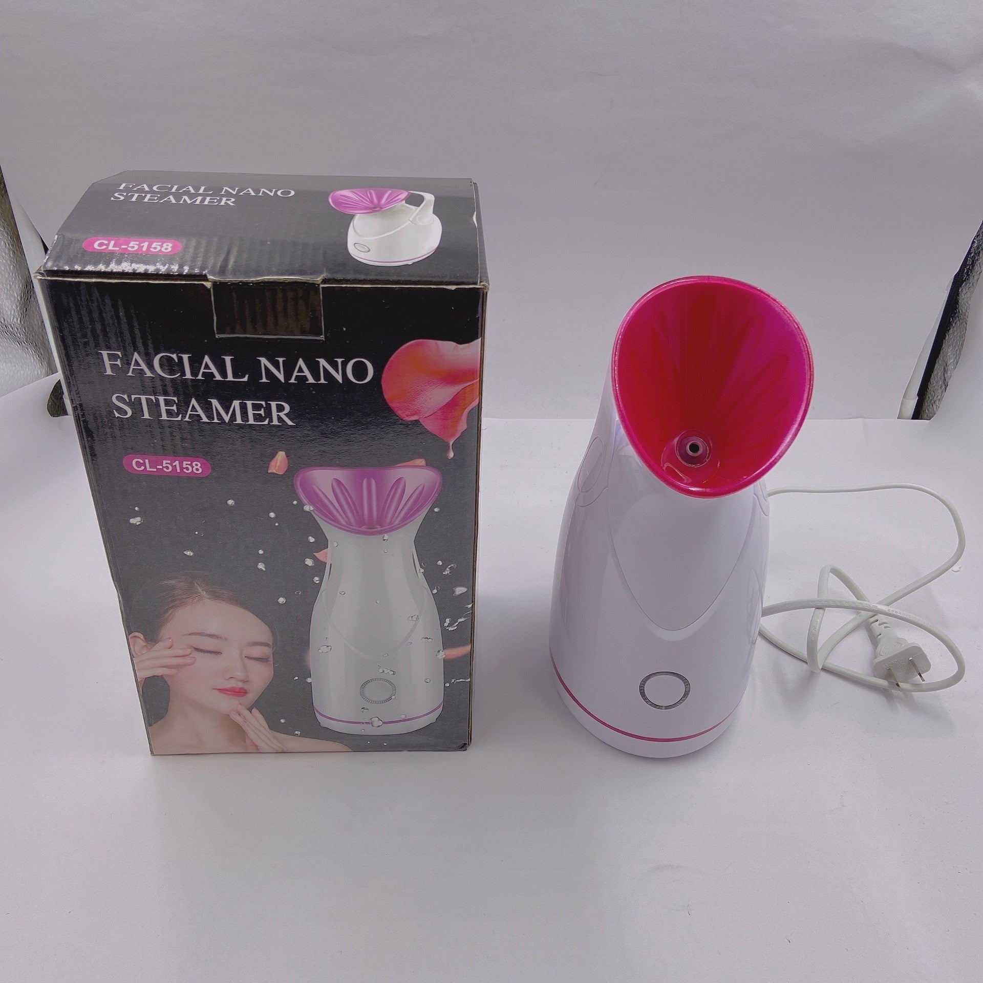 New hot and cold spray facial steamer, home beauty instrument facial steamer, hydrating, moisturizing and rejuvenating sprayer